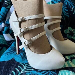 Heels Unbranded !!!!